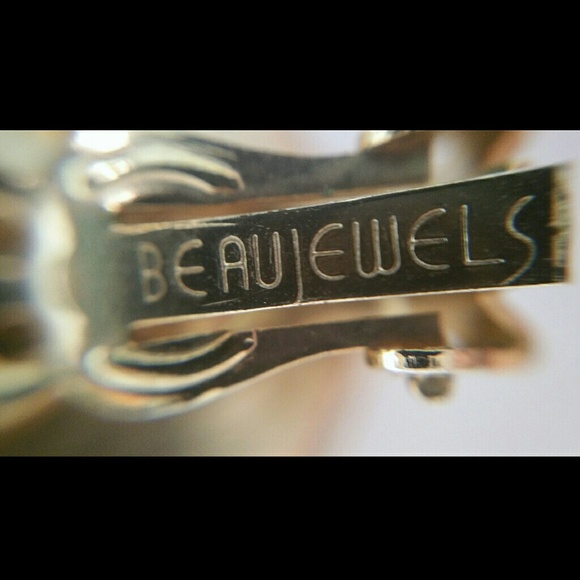 Vintage Beau Jewels rootbeer climber earrings - Picture 8 of 8